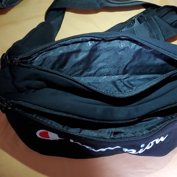 Champion waist or cross body bag - Picture 3 of 4